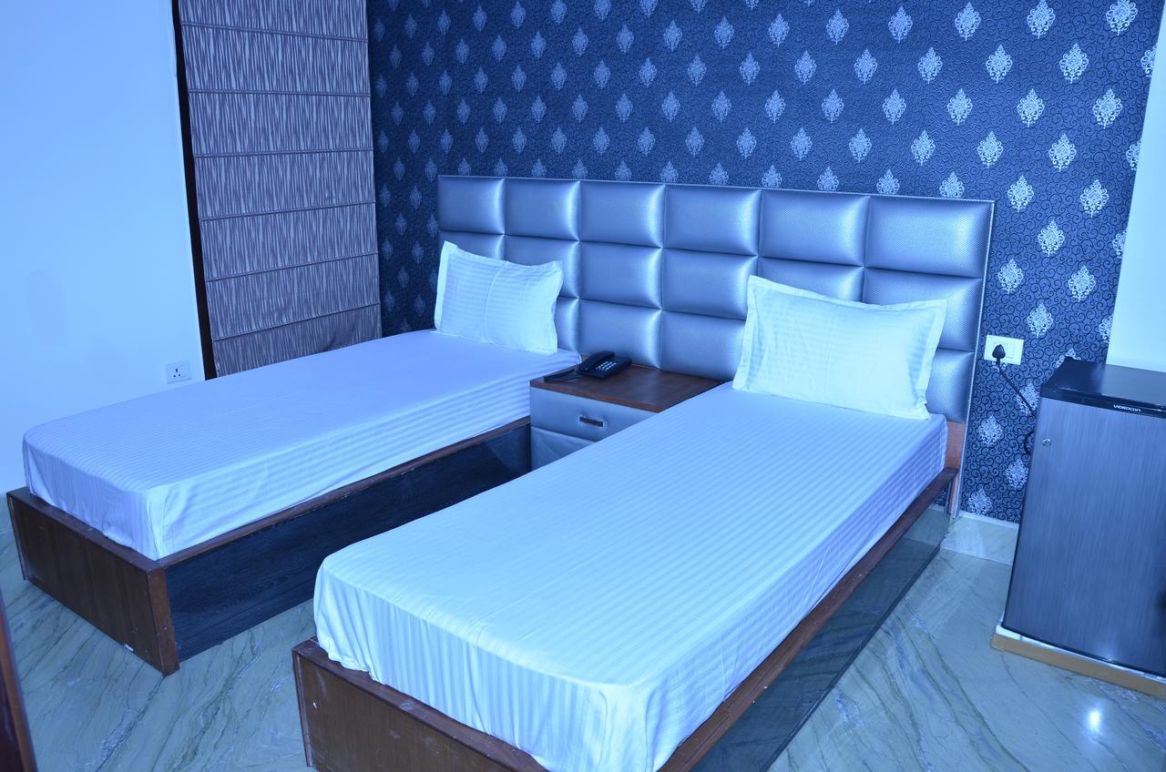 Hotel Royal International นิวเดลี ภายนอก รูปภาพ