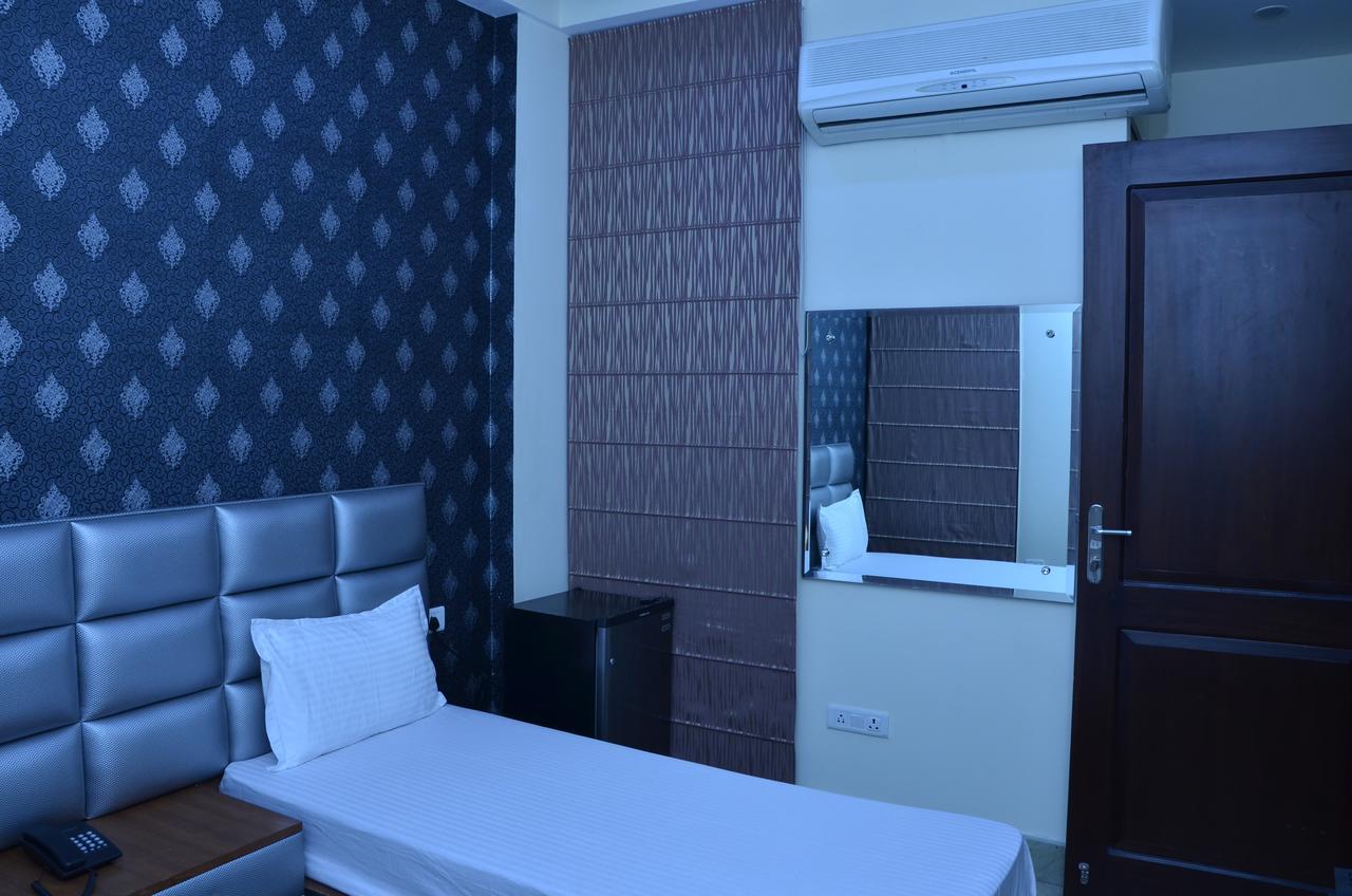 Hotel Royal International นิวเดลี ภายนอก รูปภาพ