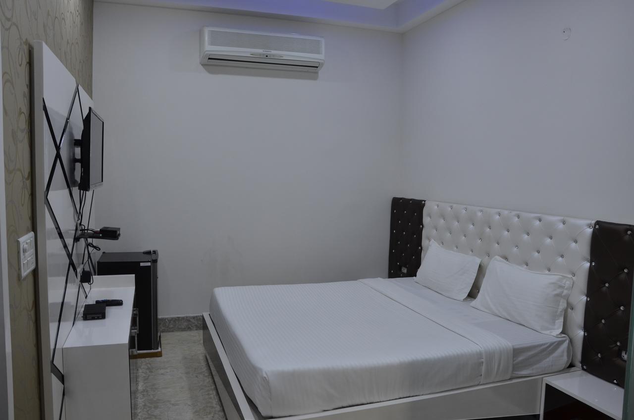 Hotel Royal International นิวเดลี ภายนอก รูปภาพ
